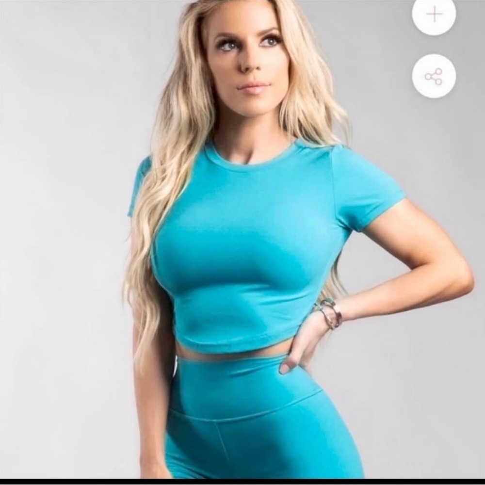 BuffBunny Live Crop Top Tee Blue
